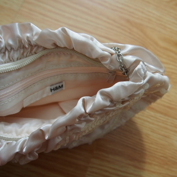 Romantic Rose Purse - Picture 3 of 7